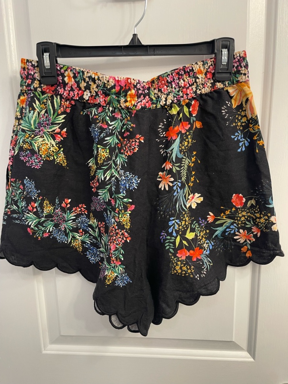 FARM Rio Black Delicate Forest Scarves Shorts - Picture 2 of 11